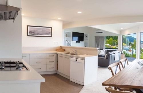 Fernhill House | Alpine Vista - Breath Taking Views of Queenstown