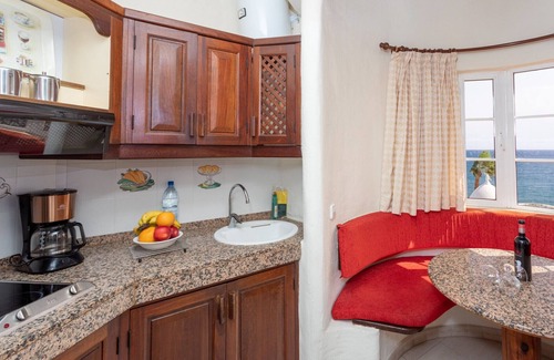 Playa del Aguila Ski Chalet | Altamar 53 balcony sea views By CanariasGetaway