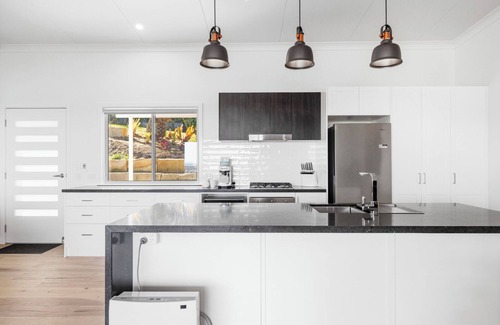 Coffs Harbour House | Altitude - Pet-Friendly, Romantic, Accessible