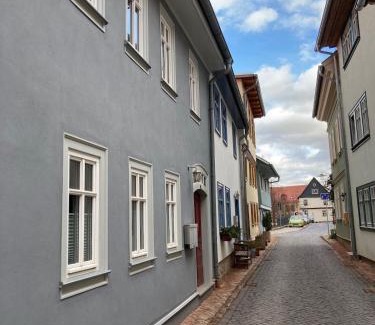 Arnstadt Apartment | Altstadtwohnung mit Flair, 2 Zimmer, Küche, Bad, Kamin, 50 qm