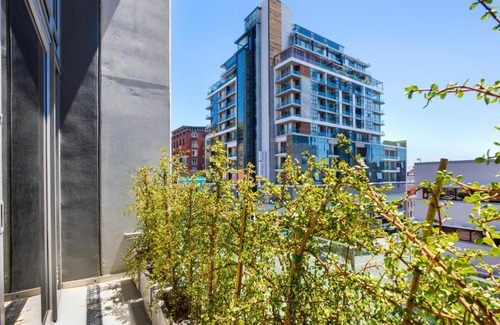 Bo'Kaap Apartment | Always-Power Stylish De Waterkant Loft