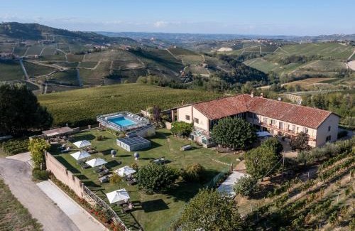 Monforte d'Alba House | Amalia Cascina in Langa