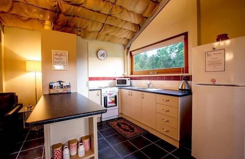 Rollands Plains Cottage | Amani Farm Bed and Breakfast