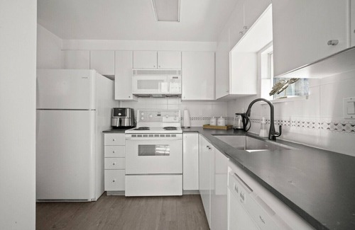 Coal Harbour Condo | Amazing 1 bedroom in Coal Harbour