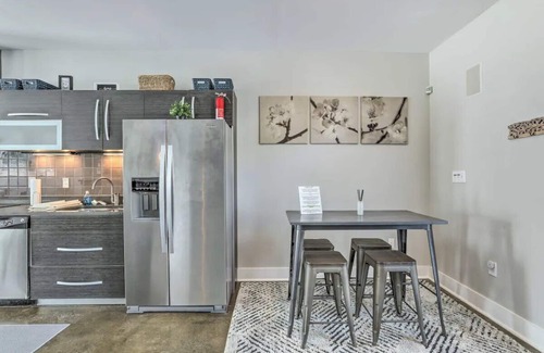 Candler Park Apartment | Amazing 1 BR Loft in Little Five Points minutes to Downtown Atlanta