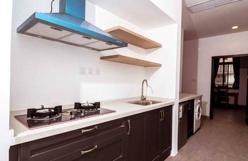 Masaki Apartment | Amazing 1BR apartment w/wifi, gym & pool