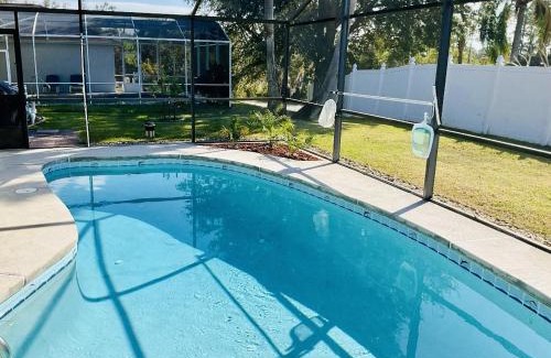 Sunridge Woods House | Amazing 3-2 Vacation Home With Private Pool!