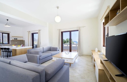 Trachilos Villa | Amazing 3-bedroom Sea Villa next to the sandy beach