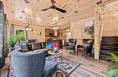 Chalet Village North Cabin | Amazing 3BR Cabin w/FIRE PIT+Game Room+HOT TUB!