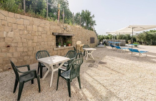 Cinto Euganeo Apartment | Amazing Apartment in Valnogaredo With 3 Bedrooms, Wifi and Outdoor Swimming Pool