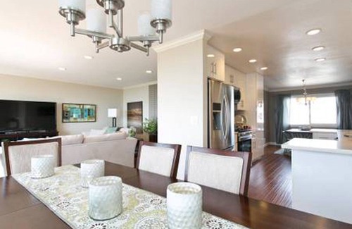 Parkside Apartment | Amazing Beachfront 3 bedroom/2 bath