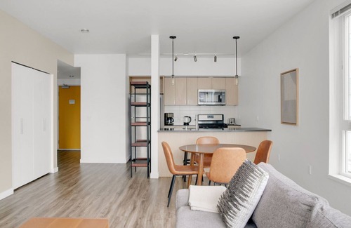 Wilburton Apartment | Amazing Bellevue 2BR w/Gym & W/D, near Spring District, by Blueground