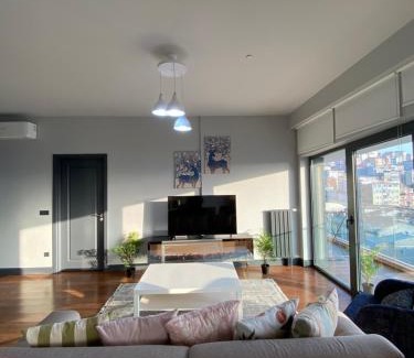 Beyoglu Apartment | Amazing Big Flat in Taksim