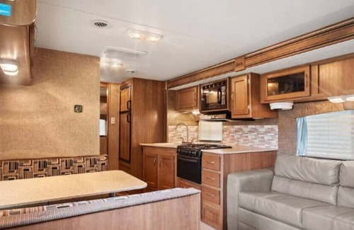 Sevierville RV Rental | Amazing campground on the lake in Sevierville - 2 bedrooms available