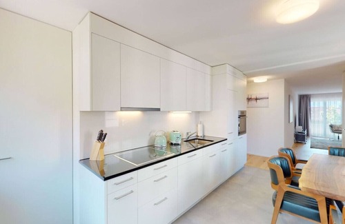 District 6 Apartment | Amazing, central, sunny 1BR flat (Sun 12)
