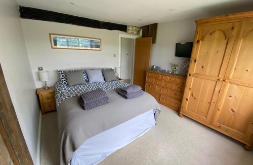 Ewhurst Green House | Amazing cottage right in the heart of Ewhurst Green, overlooking Bodiam Castle