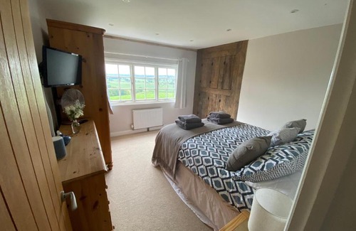 Ewhurst Green House | Amazing cottage right in the heart of Ewhurst Green, overlooking Bodiam Castle