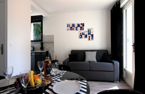 Orly Apartment | Amazing Duplex with Sauna 1BR/4P in the heart of the city of Orly