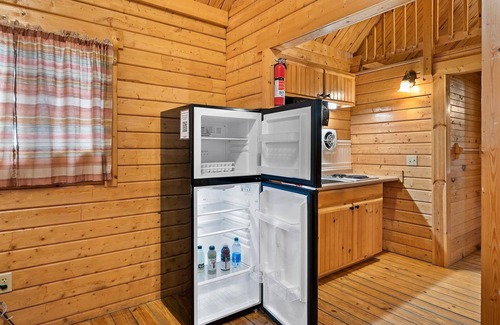 North East Cabin | Amazing Getaway: Enjoy our Cozy Log Cabins on the Chesapeake Bay!