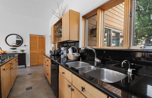 Fawnskin Cabin | Amazing Grace - Fireplace, Jet Tub, Deck, Lake View