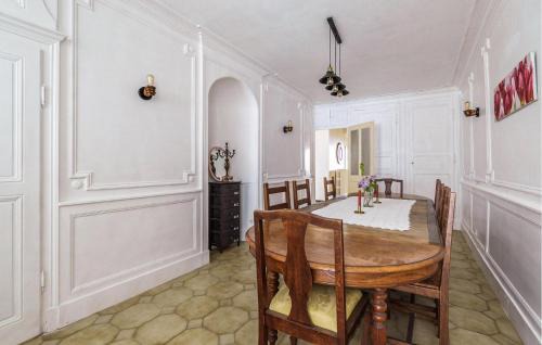 Dommartin-le-Saint-Pere House | Amazing Home In Dommartin-Le-Saint-Pèr