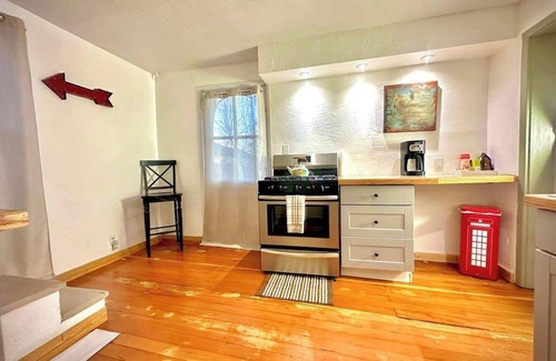 Raton Cottage | Amazing historic 1800s Carriage House!