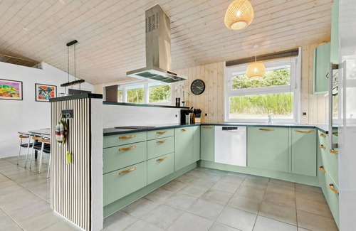 Lyngsbæk Strand House | Amazing home in Ebeltoft with sauna