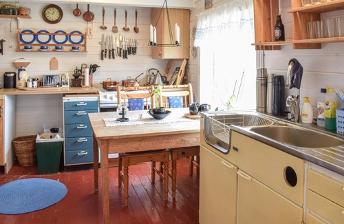 Austrheim House | Amazing home in Fonnes with WiFi