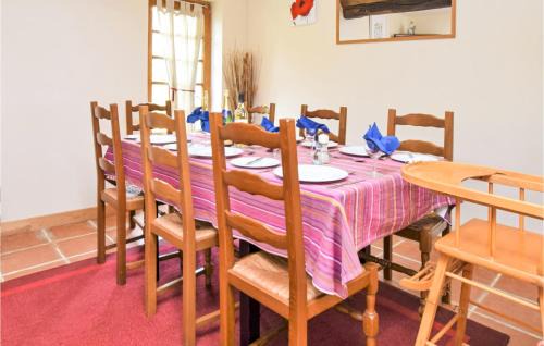 Vieux-Pont-en-Auge House | Amazing Home In St Pierre En Auge