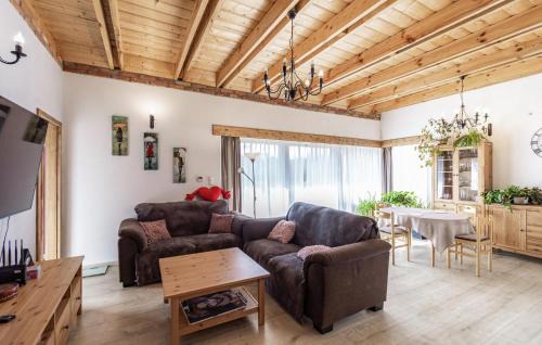 Lisewiec House | Amazing Home In Jagatowo With Kitchen