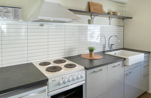 Mesnali House | Amazing home in Mesnali with kitchen