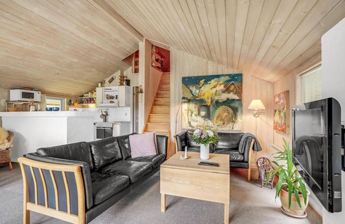 Houstrup House | Amazing home in Nørre Nebel with sauna