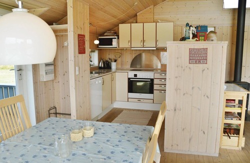 Lodbjerg Hede House | Amazing home in Ringkøbing with kitchen
