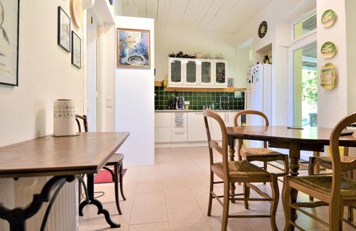 Sernhac House | Amazing home in Sernhac with WiFi