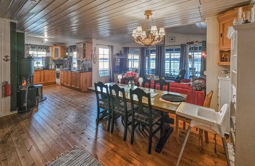 Hobol Municipality House | Amazing home in Spydeberg with WiFi