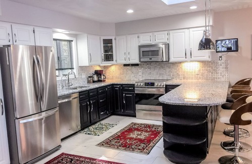 Alder Creek House | Amazing Lake House With All Amenities