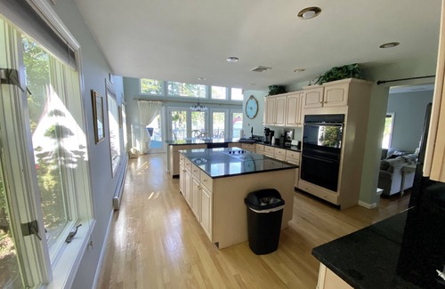 Middlefield House | Amazing Lakefront Property