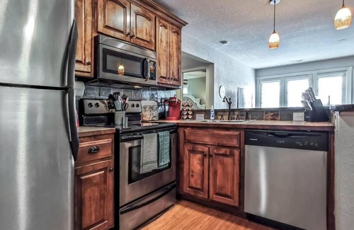 Plaza Westport House | Amazing Locale 2KingBR 1BTH