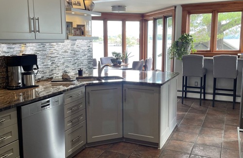 Elizabethtown-Kitley House | Amazing location on the St Lawrence River