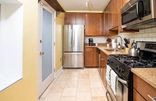 Downtown Baltimore House | Amazing location for conferences and ballgames with Free Parking!