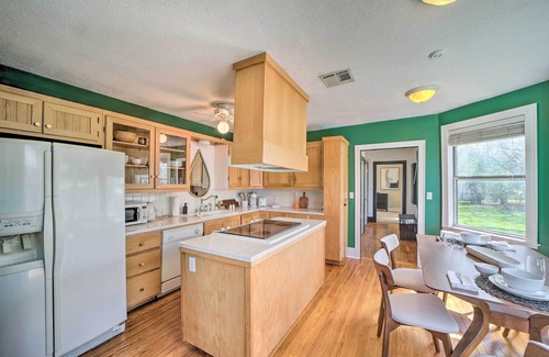 Sunrise Terrace House | Amazing Musical Abode in Expo Square Neighborhood!