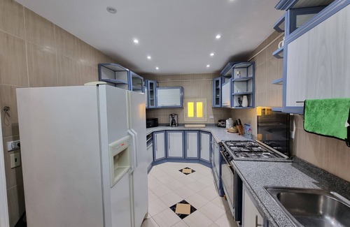 Cairo Apartment | Amazing Nile View & Pyramids