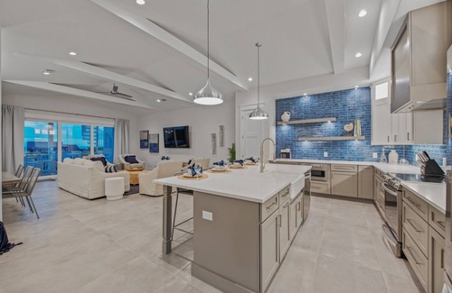 Siesta Key House | Amazing Ocean Views, Steps to Beach, Pool w/Waterslide, 6 Hole Mini Golf Course
