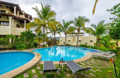 Coco Sunset Hills Apartment | Amazing Oceanview rooftop terrace walk to beach