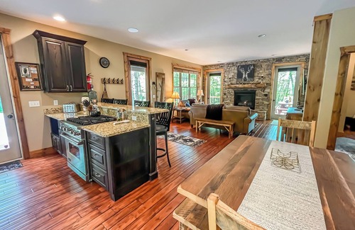 North Glade Hills House | Amazing Outdoor Space with Amenities Galore! Hot Tub, Fire Pit, and More!