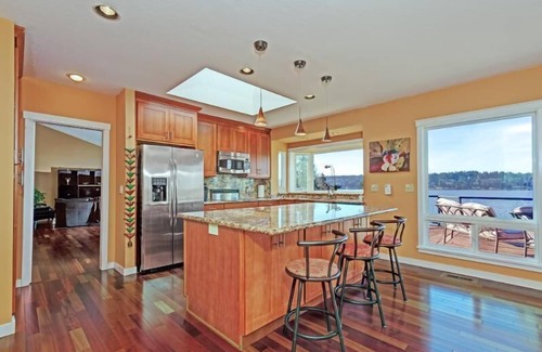 Sammamish House | Amazing Panorama Lake View