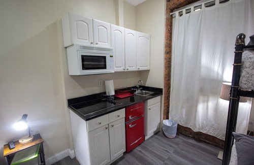 Koreatown Apartment | Amazing studio with 2 bunk beds-twin over twin in vibrant New York Midtown
