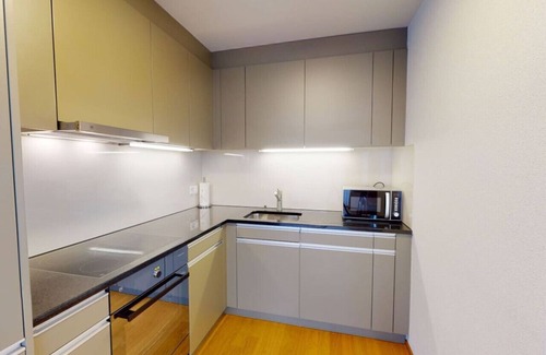 Sihlfeld Apartment | Amazing/sunny 2BR flat in the city center (West 6)