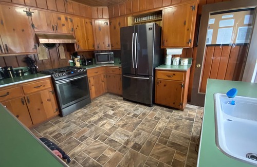 Washington Island House | Amazing Sunsets 280 Ft. Shore 2.5 Acres Great Cottage!