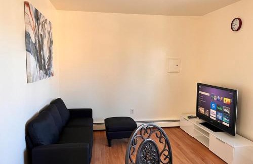 Linden Apartment | Amazing three bedrooms Apartment near EWR and NYC